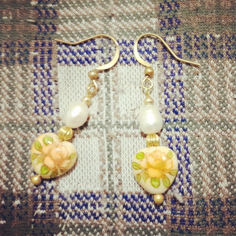 Handmade Sweet Pearl and Porcelain Heart Earrings - Picture 2 of 3